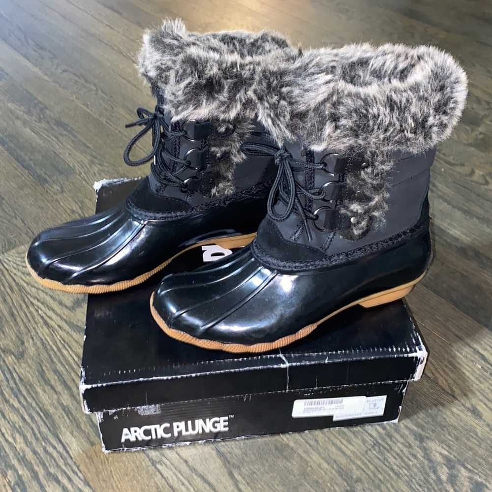 Arctic Plunge Blue Ivy boot size 9